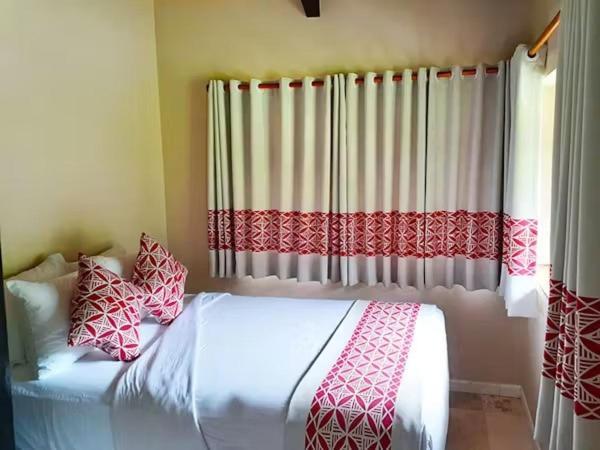 Survivor Samoa Beach Resort Falelatai Kültér fotó